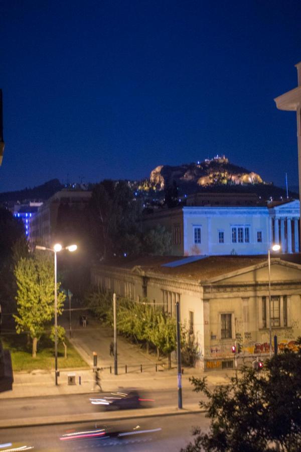 Downtown Across National Archaeological Museum Athens Exterior photo